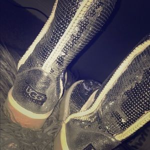 🎀Silver New Ugg Boots🎀